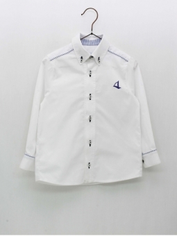 Camisa blanca cuello camisero