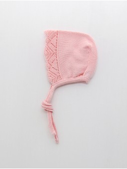 Bonnet with openwork