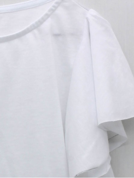 T-shirt branca manga volante