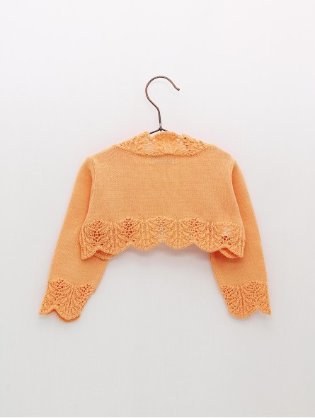 Chaqueta con ondas y calados