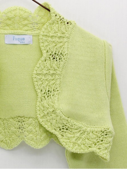 Chaqueta con ondas y calados