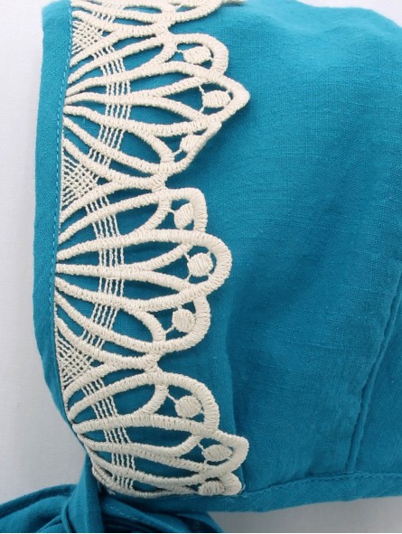 Cleo Bonnet