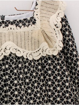 VESTIDO TEJIDO BORDADO FLORES ESCOTE CUADRADO CON PUNTILLA RÚSTICA CC. TOSCANA